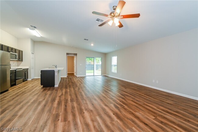 Foto del edificio - 719 SW 13th Terrace