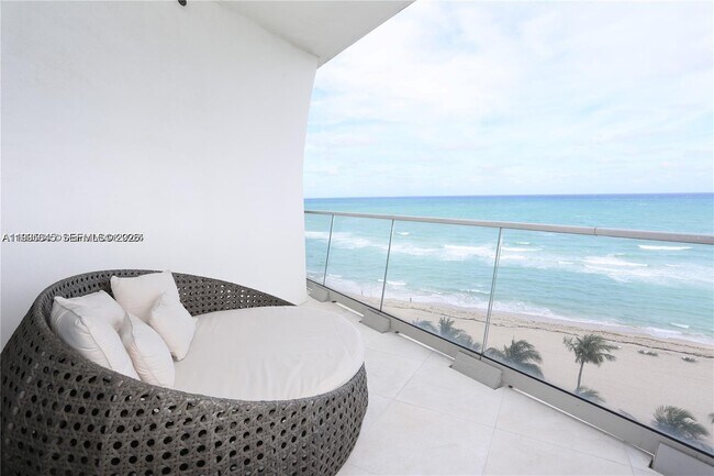 Foto del edificio - 16901 Collins Ave