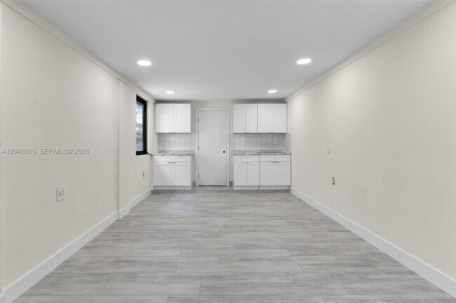 Foto del edificio - 725 SW 1st Ave