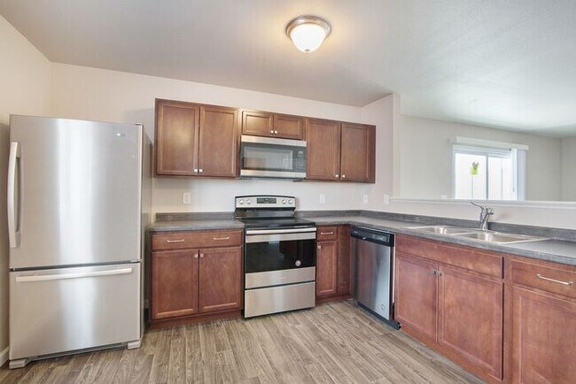 Building Photo - 2801 Jordan River Dr
