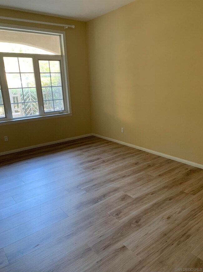 Foto del edificio - 2834 Torrey Pines Rd