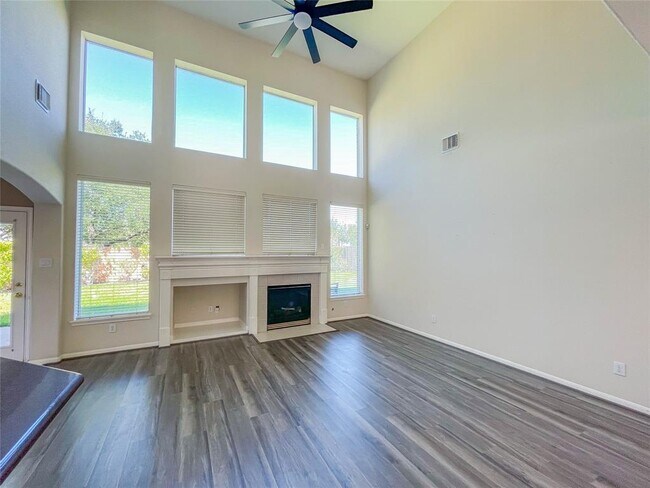 Building Photo - 4010 Brookdale Ct