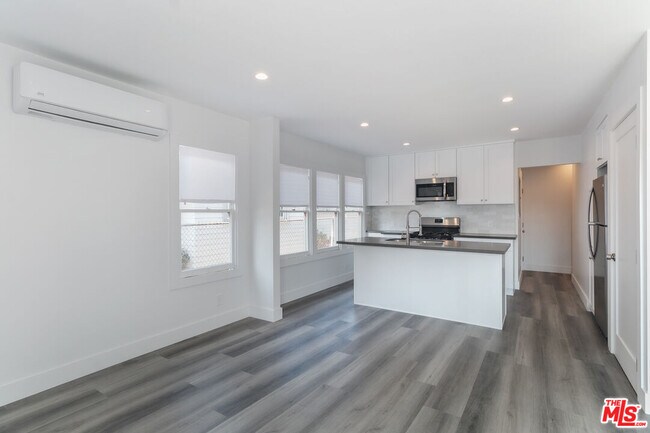 Foto del edificio - 2303 W 30th St