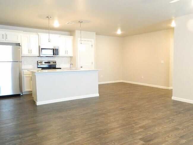 Foto del edificio - 2 Bedroom 2 Bath Duplex Near Tinker AFB