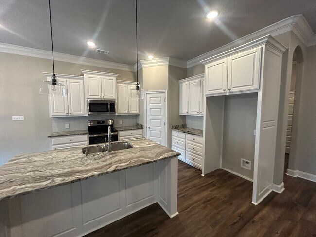 Foto del edificio - Beautiful Midway ISD Home