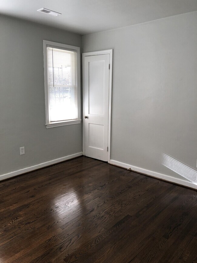 Foto del edificio - 1303 Dudley St NW