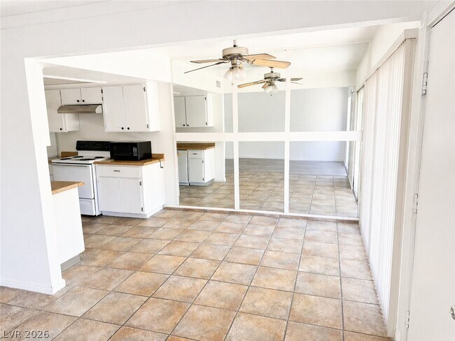 Foto del edificio - 6601 Silverstream Ave