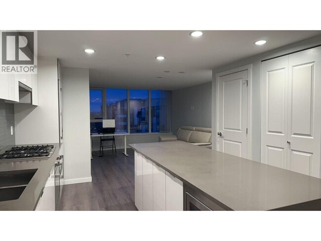 Photo du bâtiment - 3333 Brown Rd