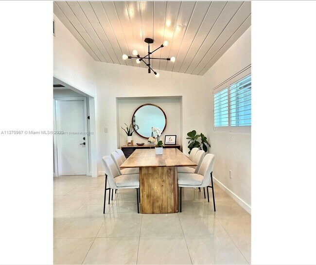Building Photo - 12100 SW 69th Ct