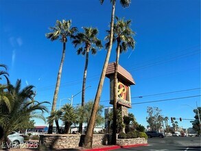 Building Photo - 5295 Indian River Dr