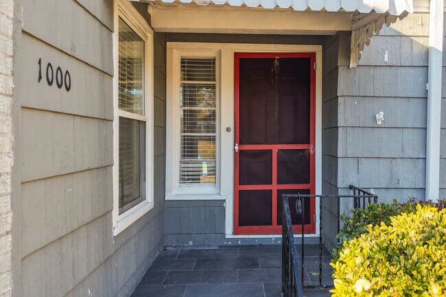 Foto del edificio - Cute 3 bedroom, 1 bath house in Homewood!