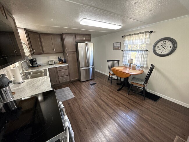 Building Photo - 8811 W Arber Ct