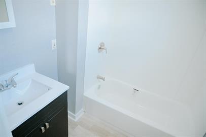 Photo - 2405 Blondo St House