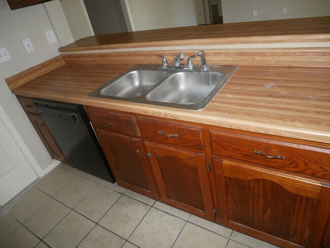 Foto del edificio - 3855 Ramblewood Dr