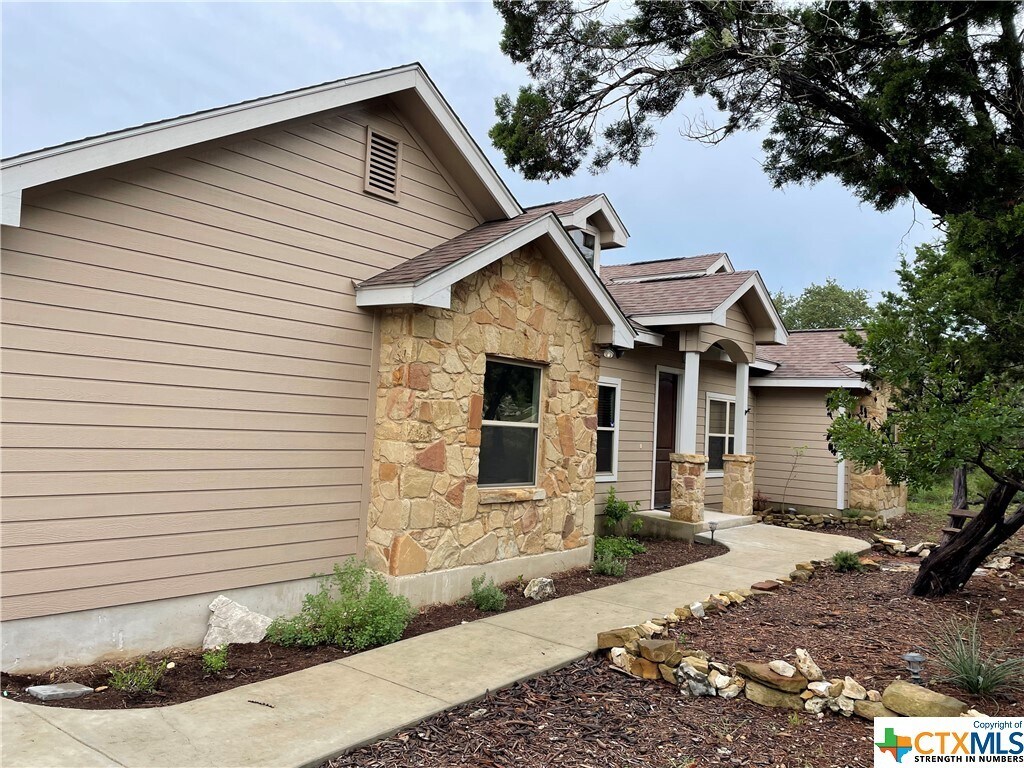 Foto principal - 3948 Summit Dr