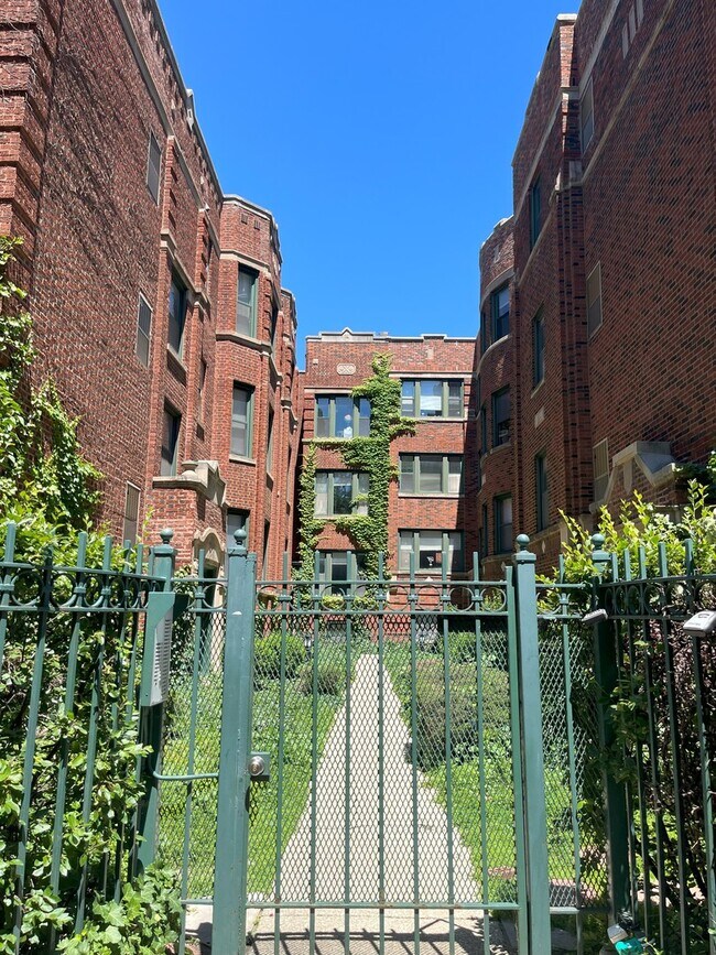 Foto del edificio - 632 W Patterson Ave