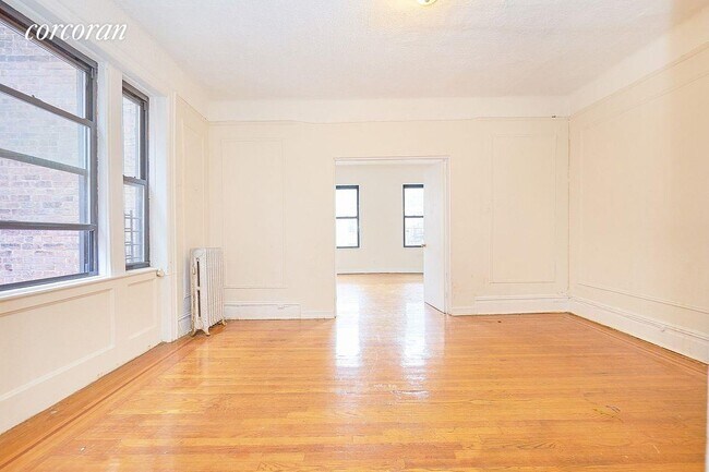 Building Photo - 409 W 129th St
