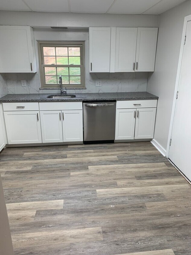 2 or 3 bedroom Full Remodeled - 2 or 3 bedroom Full Remodeled