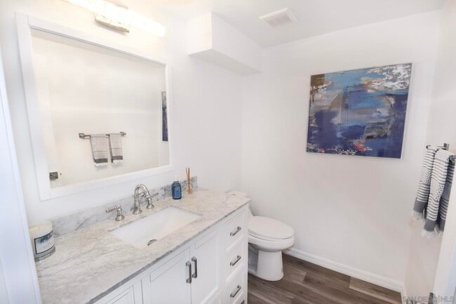 Building Photo - 32 Montego Ct