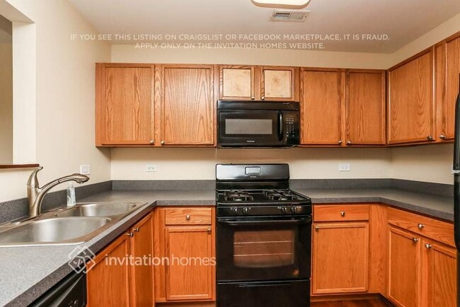 Building Photo - 731 Serendipity Dr