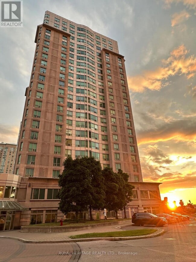 Building Photo - 18-2118 Lee Centre Dr