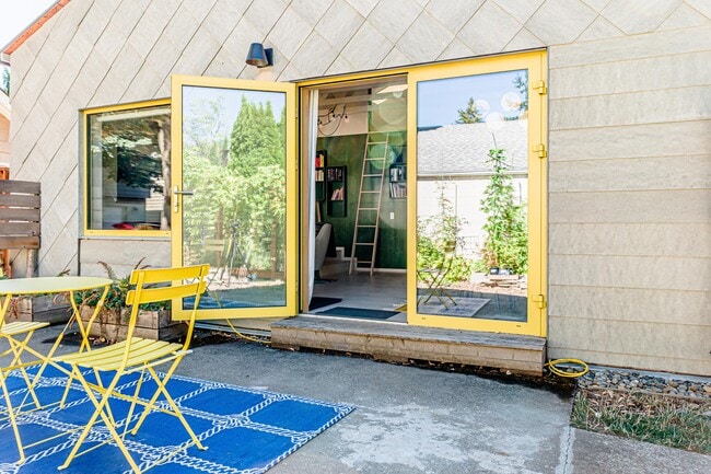 Building Photo - 8020 N Hurst Ave