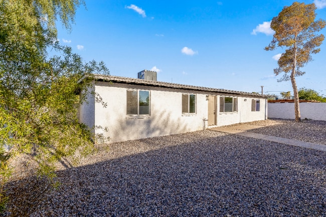 Building Photo - 4541 S 18th Ave