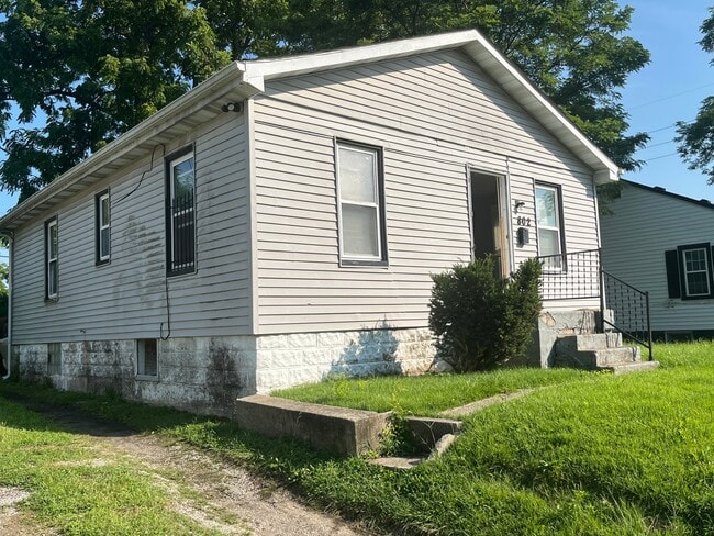 Building Photo - 802 N 71st St