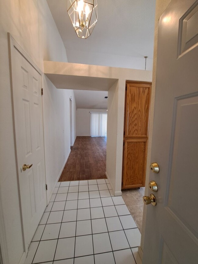 Building Photo - 801 Capistrano Dr