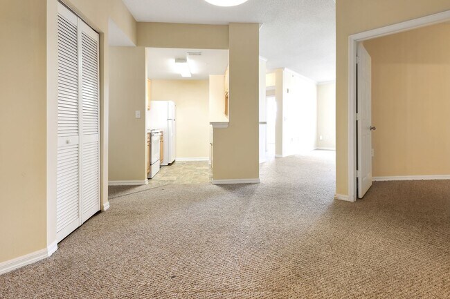Foto del edificio - 5500 Bentgrass Dr