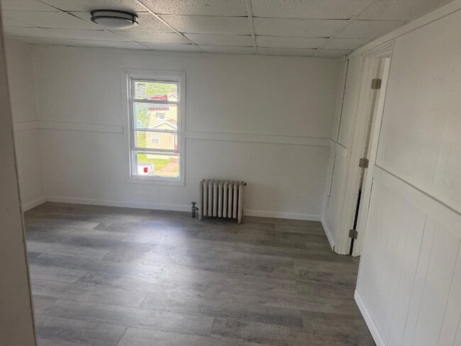 Building Photo - 223 Squires Ave