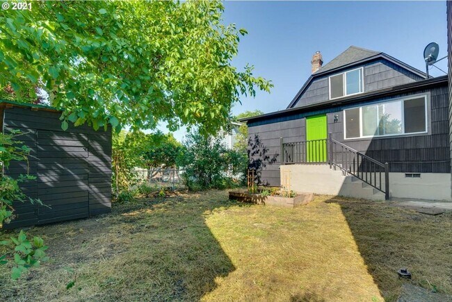 Foto del edificio - GORGEOUS REMODEL, GREAT LAYOUT!! PORTLAND STUNNER w/YARD