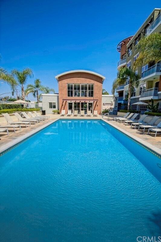 Foto del edificio - 12668 Chapman Ave