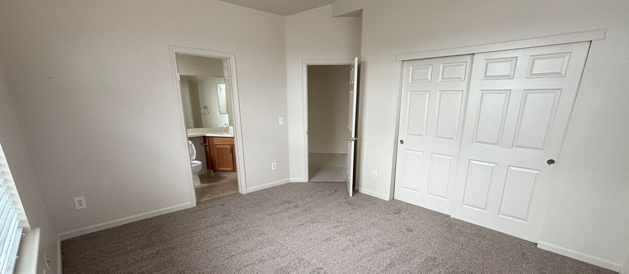 Primary Photo - Crestview Apartments