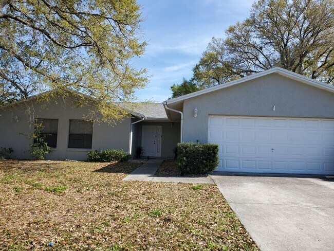 Foto del edificio - Spacious 3 bed 2 bath home in Kissimmee