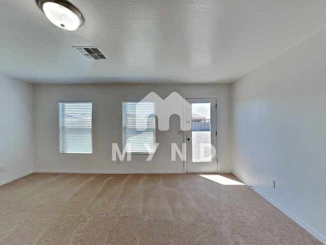 Building Photo - 953 W Kachina Dr