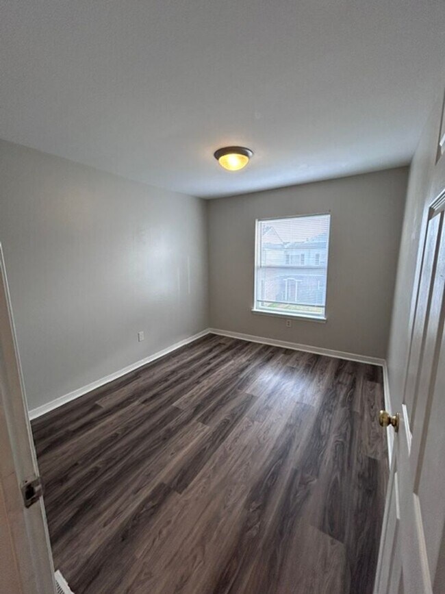 Foto del edificio - 3528 E Richmond Rd