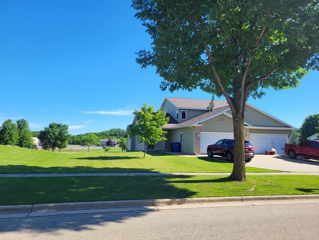Building Photo - 708 Ellie Rae Dr