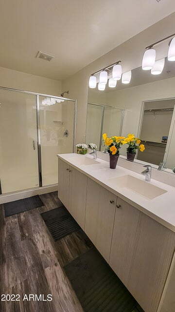Foto del edificio - 2362 E Huntington Dr
