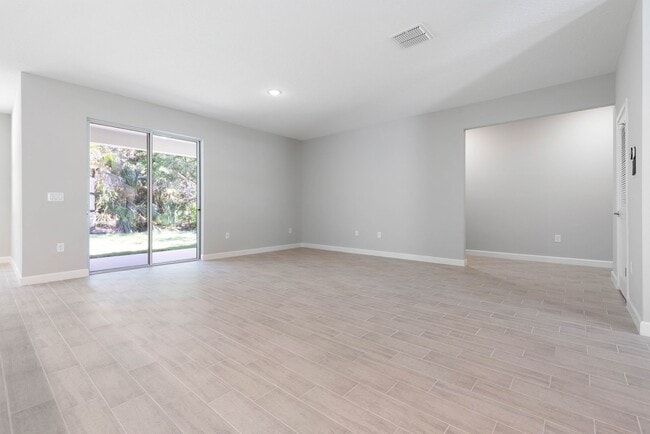 Building Photo - 6 Bann Pl