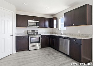 Foto del edificio - 7526 Crestway Ridge