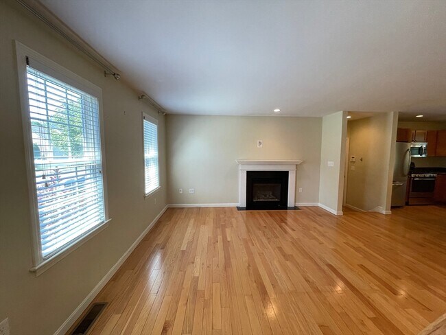Foto del edificio - 43 Brewster Rd