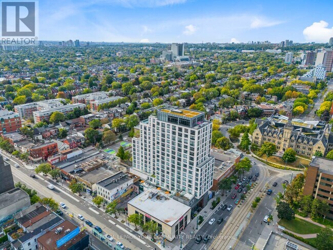 Building Photo - 484-484 Spadina Ave.