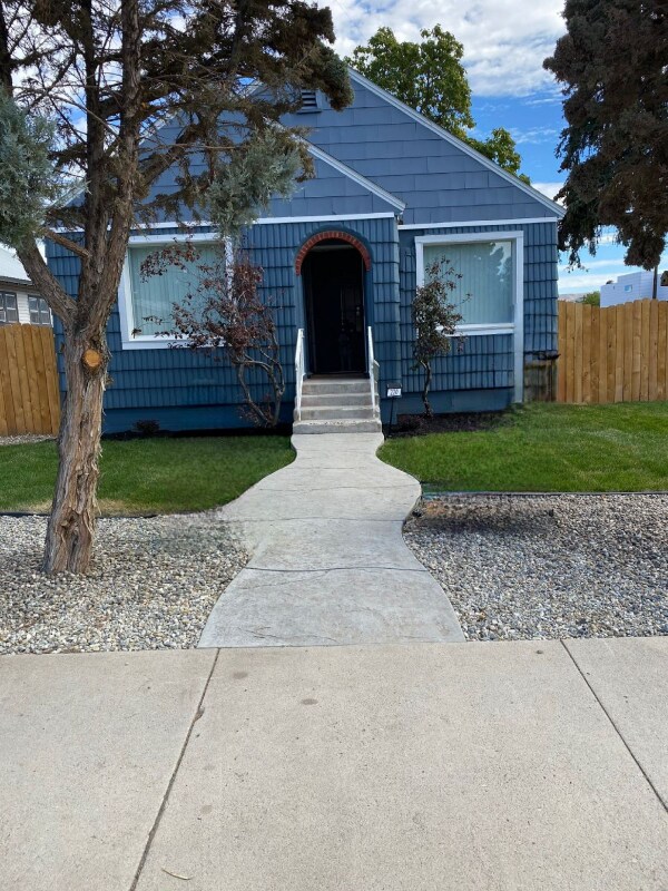 220 S Commercial Ave, Emmett, ID 83617 House Rental in Emmett, ID