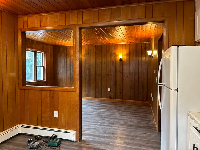 Building Photo - 12 Aspinook St