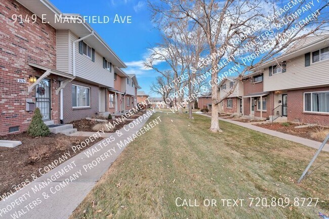 Foto del edificio - Gorgeous 4 Bed 3 Bath Cherry Creek Townhome!!