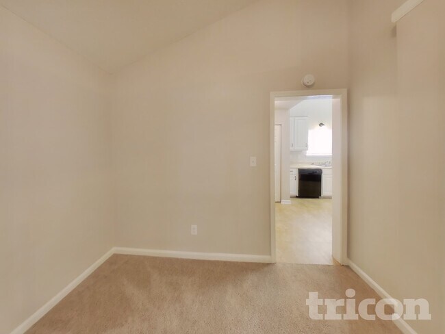 Foto del edificio - 4711 Jackam Ridge Ct