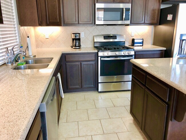 Foto del edificio - $2,295 Temperance & Shields, 3 Bedroom Hom...