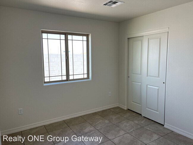 Foto del edificio - 3 br, 2 bath House - 221 S. Amarely Ave