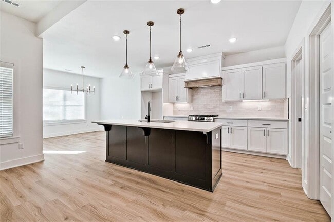 Building Photo - 20 Lochgilphead Ln